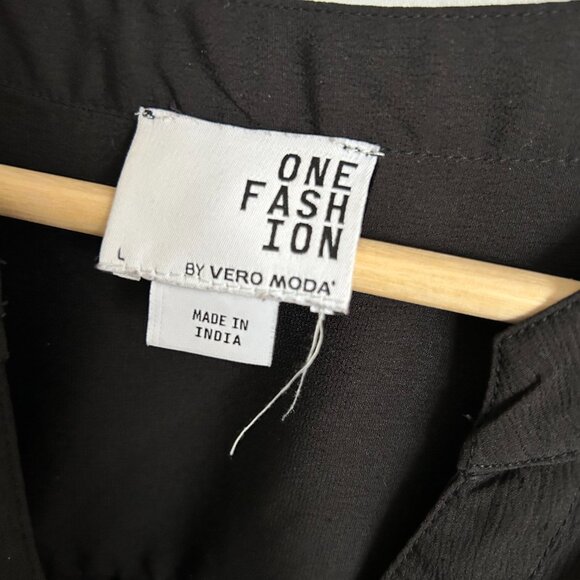 Black Women's Blouse Size Medium - Picture 2 of 3